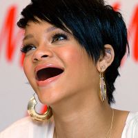 Rihanna se ríe en la cara de Ariana Grande | Y de otras artistas (Recopilación)